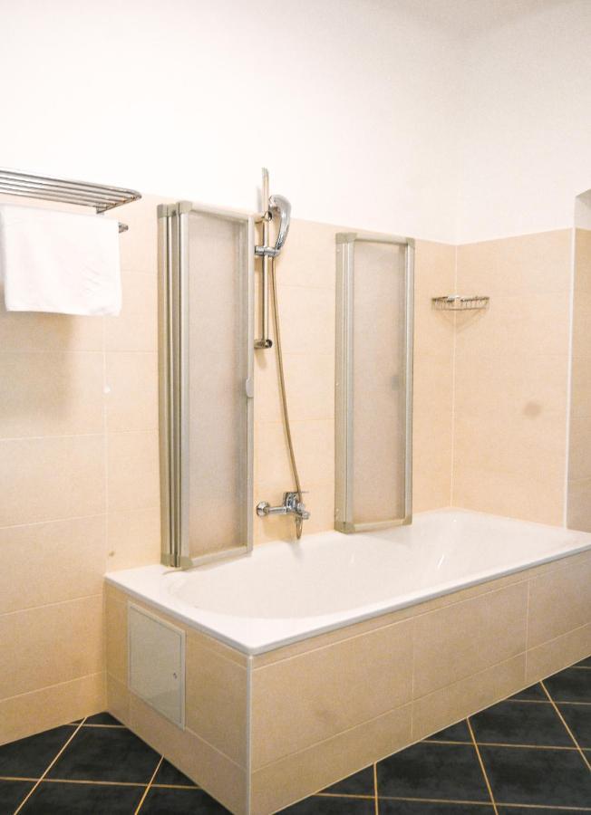 Highlight Suite Donaustadt เวียนนา ภายนอก รูปภาพ